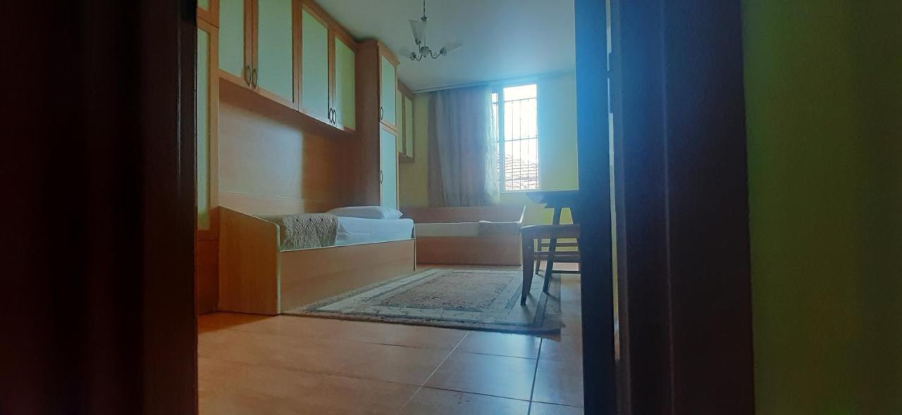 Enki'S Guesthouse Tirana Exterior photo
