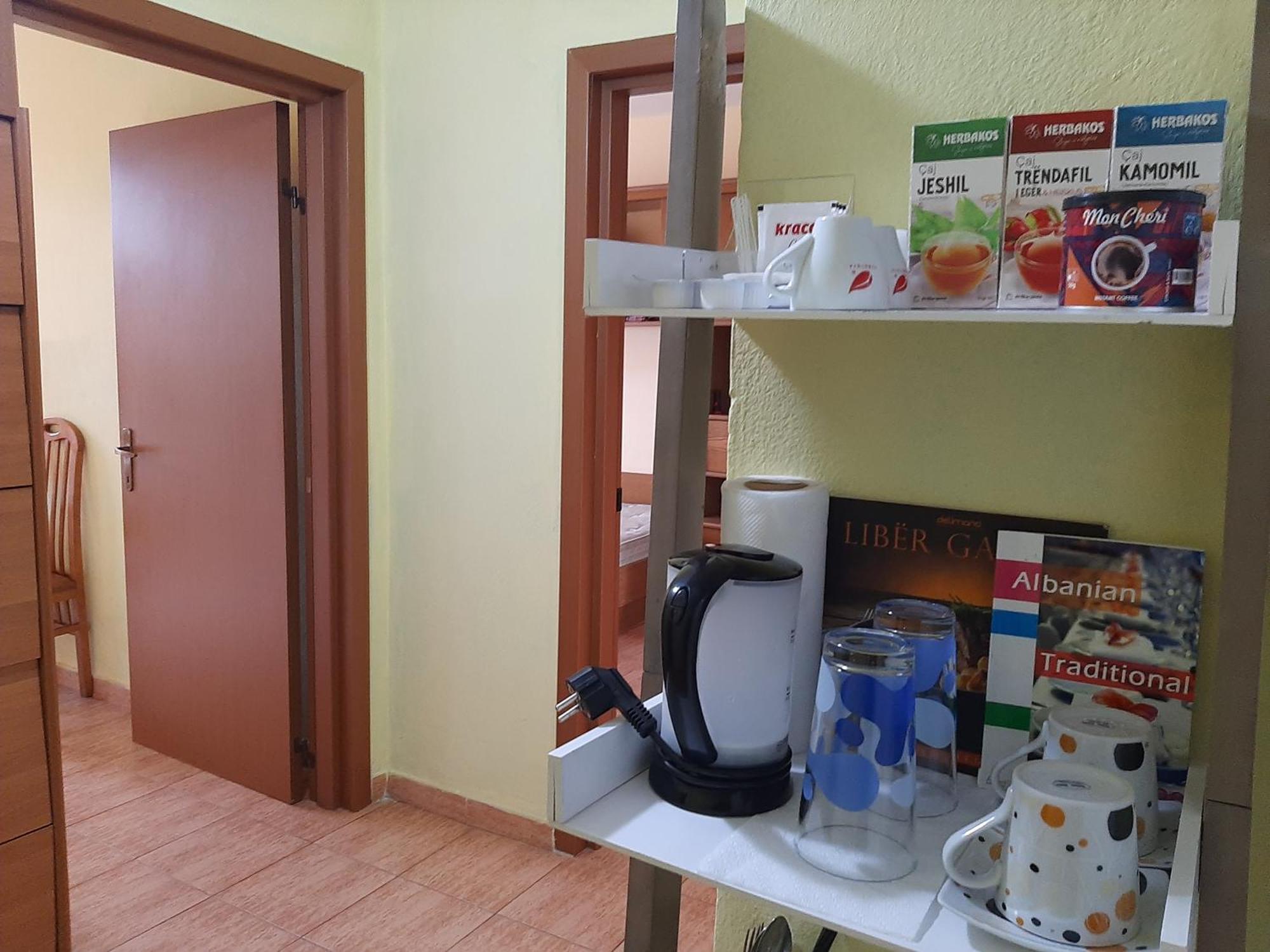 Enki'S Guesthouse Tirana Exterior photo